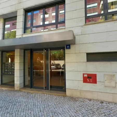 アパート Lisbon, Modern T2 In Parque Nacoes, リスボン